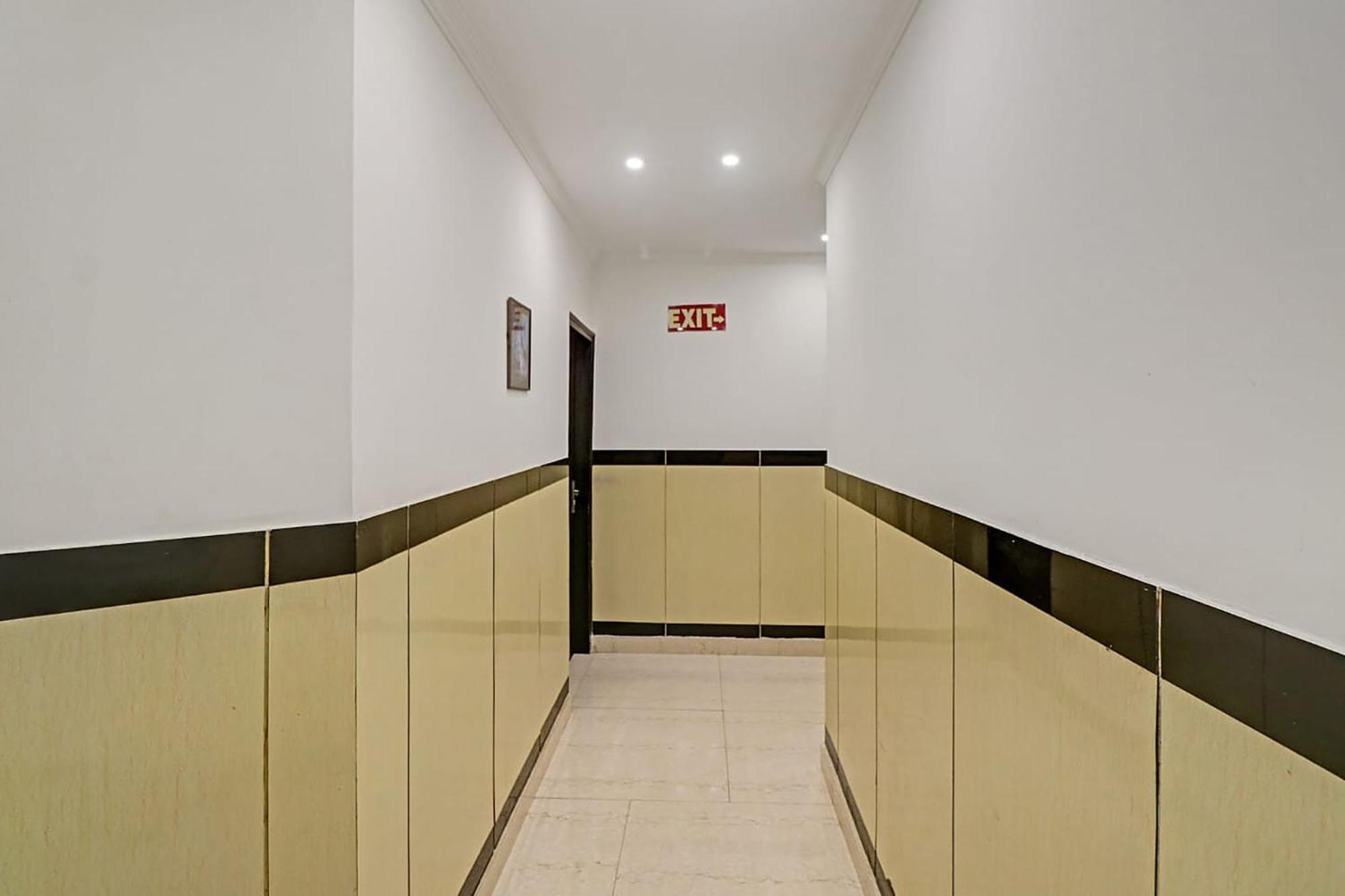 Fabexpress Lloyd House Hotel New Delhi Eksteriør billede