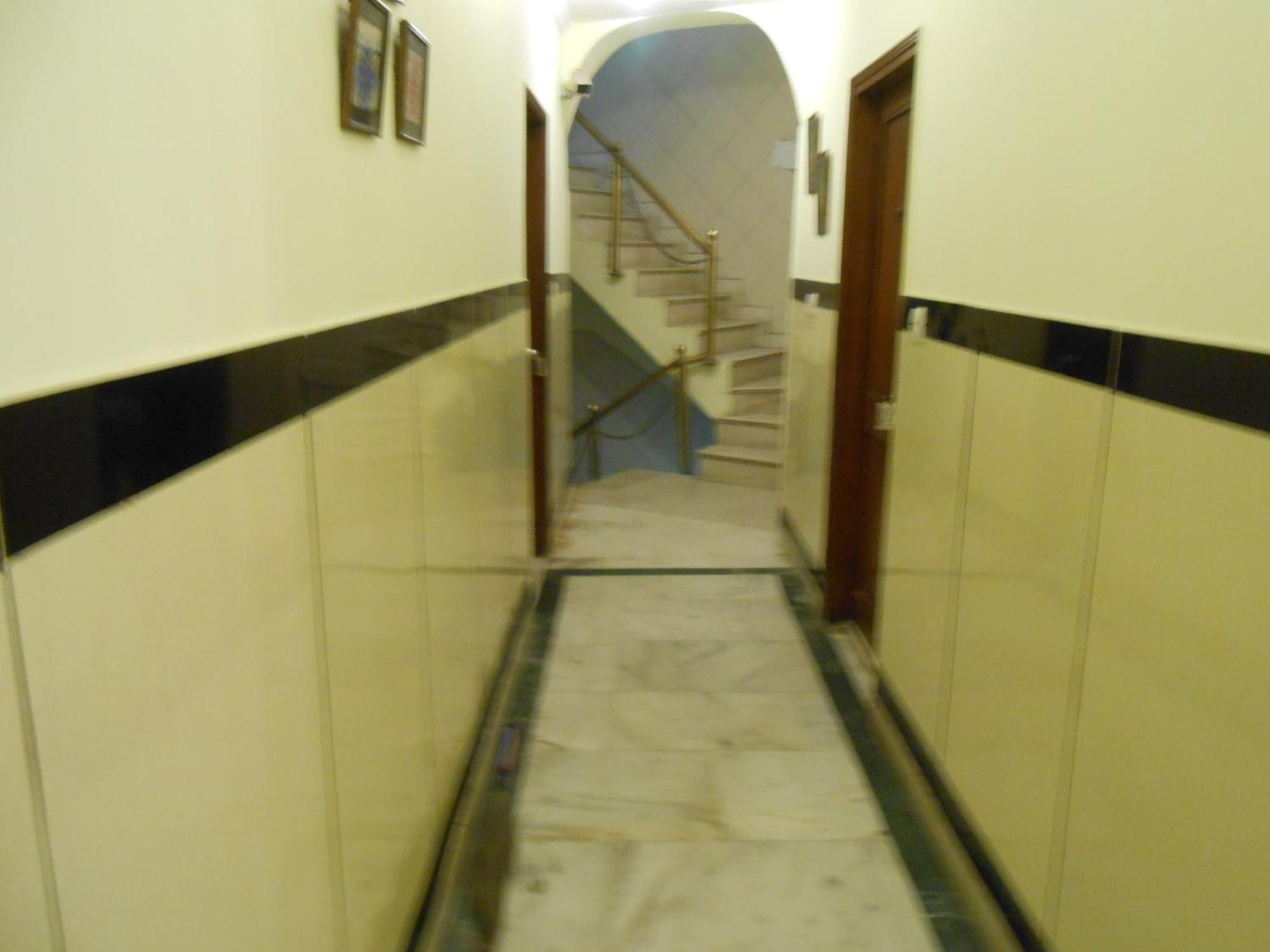 Fabexpress Lloyd House Hotel New Delhi Eksteriør billede