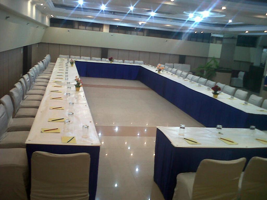 Fabexpress Lloyd House Hotel New Delhi Eksteriør billede